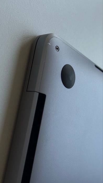 Продаю Apple MacBook Pro 16-inch(2019,модель A2141) у відмінному стані