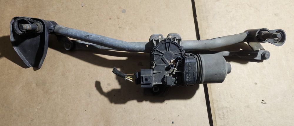 Mechanizm silniczek wycieraczek przód przedni Opel Astra H III 3 Eu