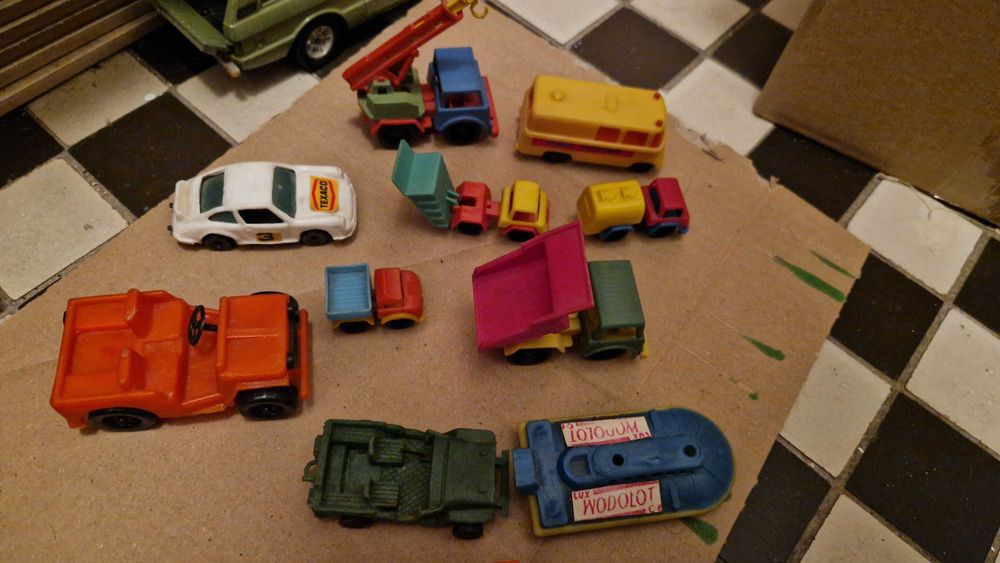 Samochodziki, kolekcja PRL (Estetyka) i lata '90