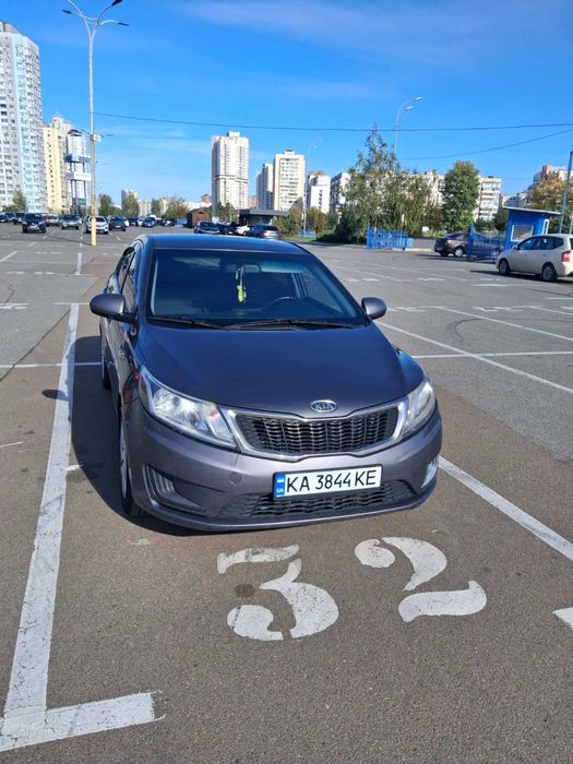 Продам Kia Rio 2012 года, газ/бензин