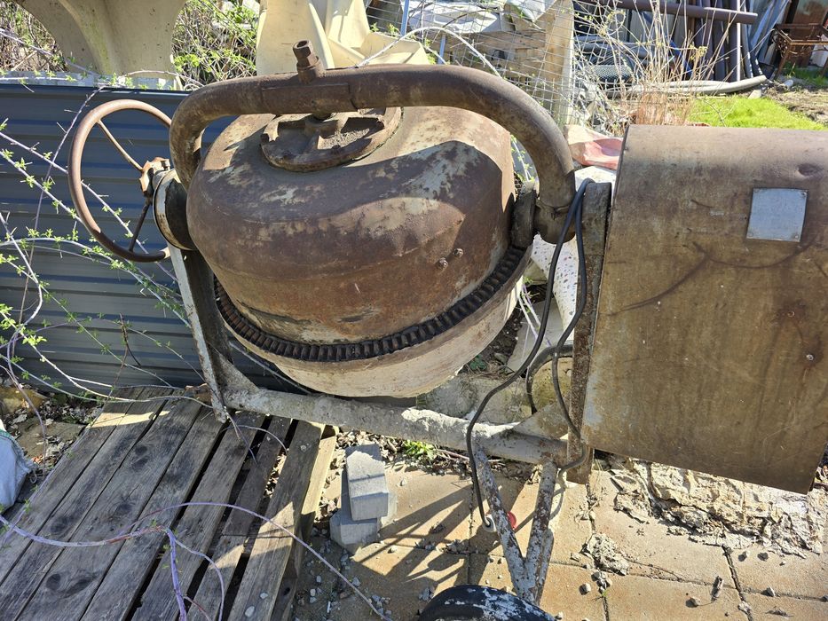 Betoniarka 380v 150l duża