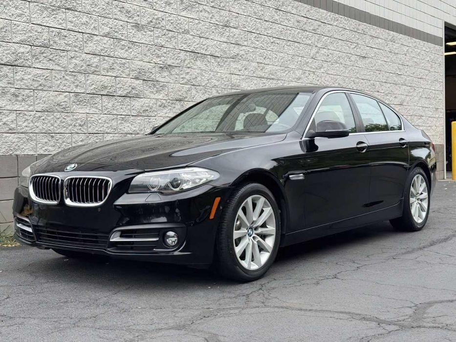 BMW 5 Series      2016