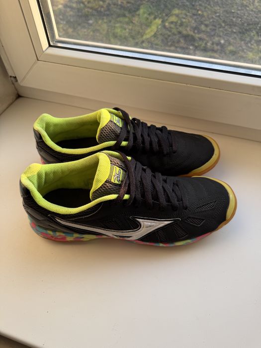 Mizuno футзалки / залові кросівки 41 26 см / індор / яскрава підошва