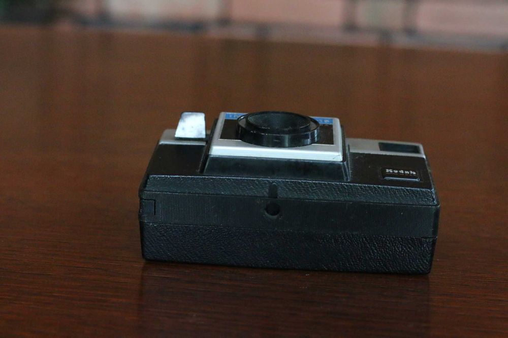 Analogowy aparat kolekcjonerski Kodak Instamatic X-15