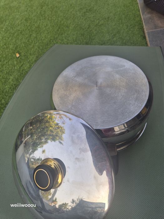 Caçarola Inox Silampos 24cm com tampo por placa  vitrocéramica, gaz. Excellente  estado.Entrego mão.