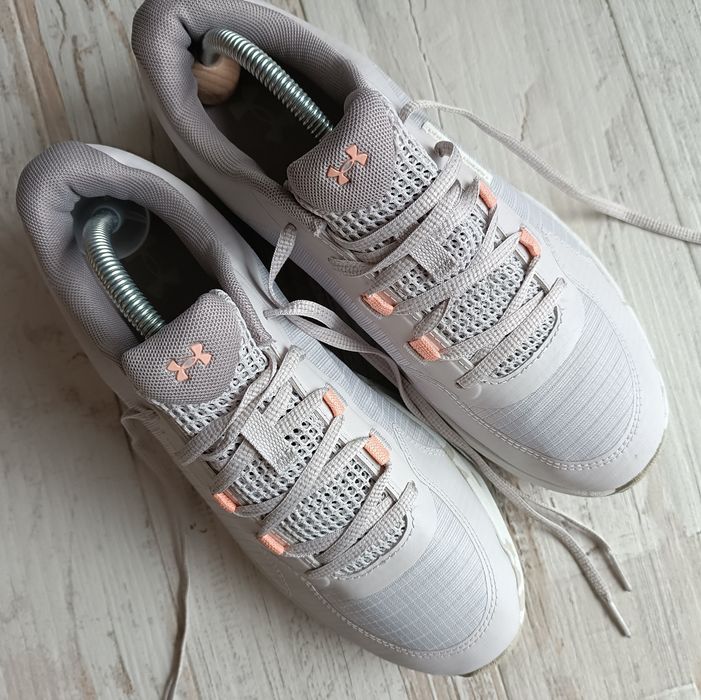Buty do biegania Under Armour 42r