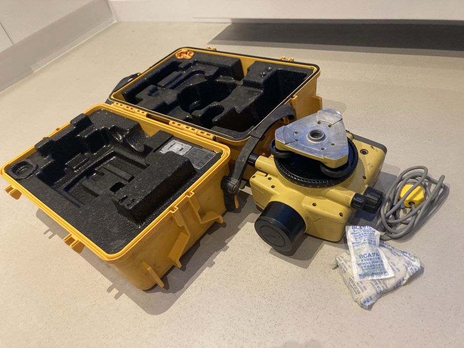 Niwelator cyfrowy DL-101C Topcon+walizka