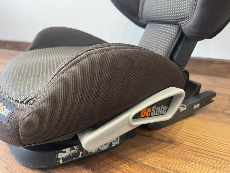 Детское автокресло 15–36 кг BeSafe iZi Up Fix ISOFIX від 4-12 років