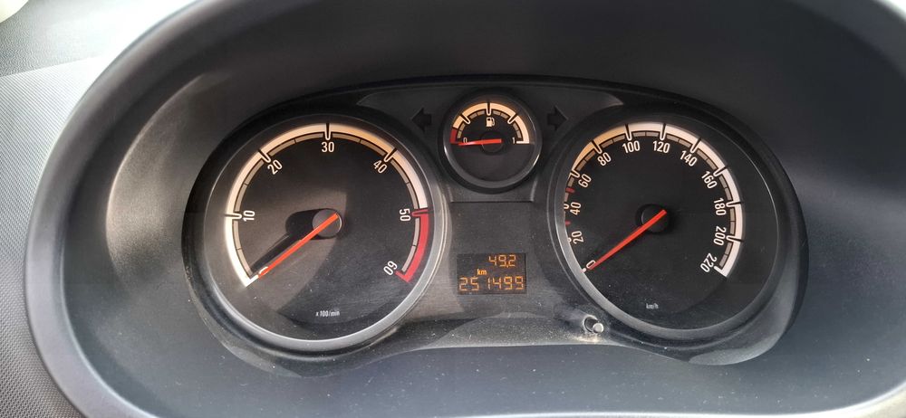 Opel corsa Van 1.3 cdti