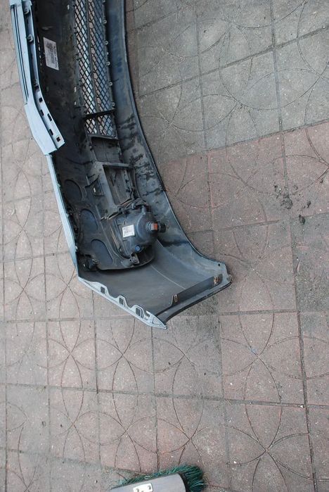 bmw e90 zderzak kolor platingraun nr a40709 wysyłka