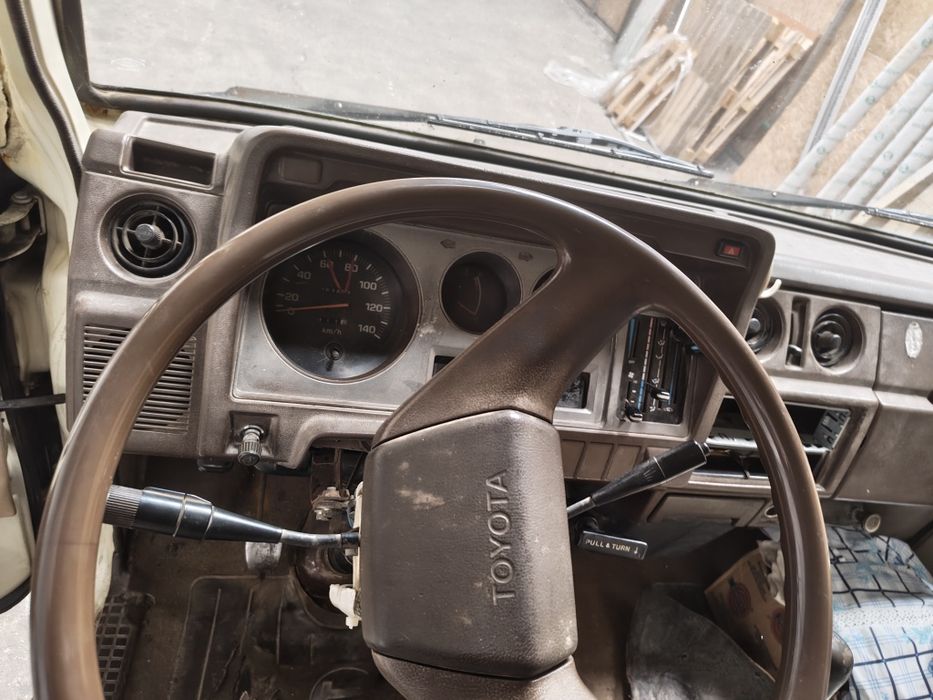Toyota Dyna 150 com inspeção