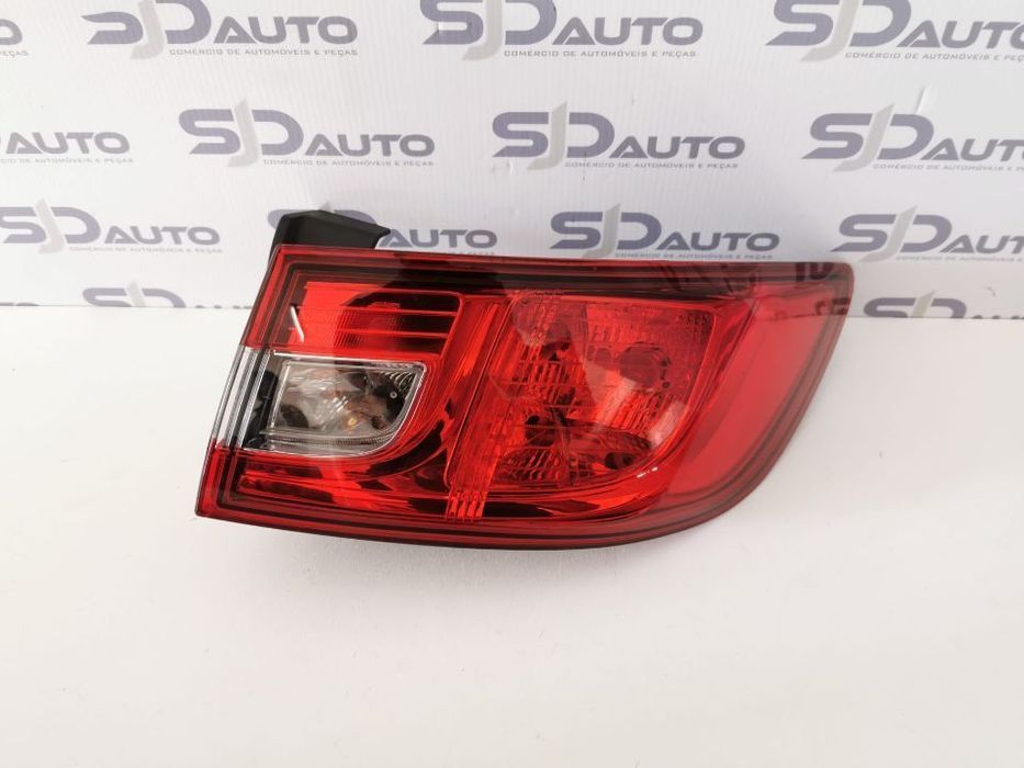 Farolins Originais - Renault Clio IV