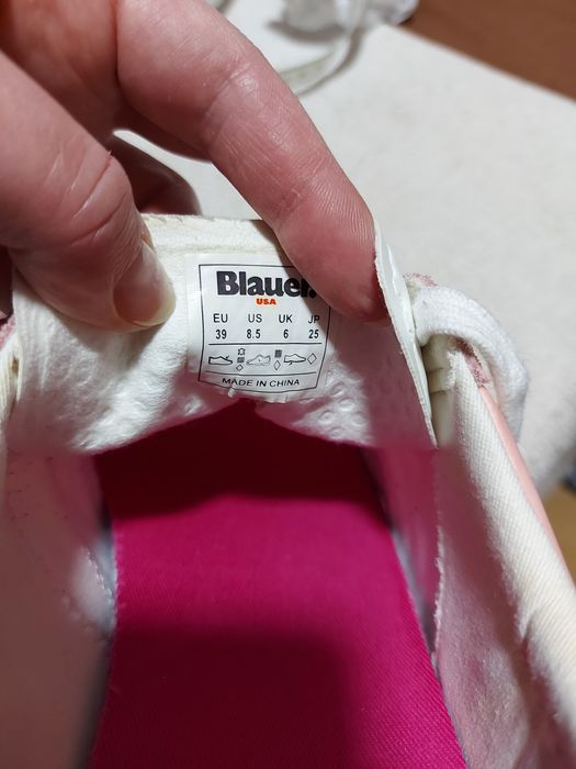 Стильні жіночі кросівки від американського бренду Blauer
Стильні жіноч