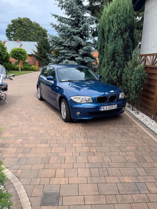 BMW Seria 1 Sprzedam BMW Serii 1 E87 z 2007 roku, wyposażone w silnik 2.0 Diesel