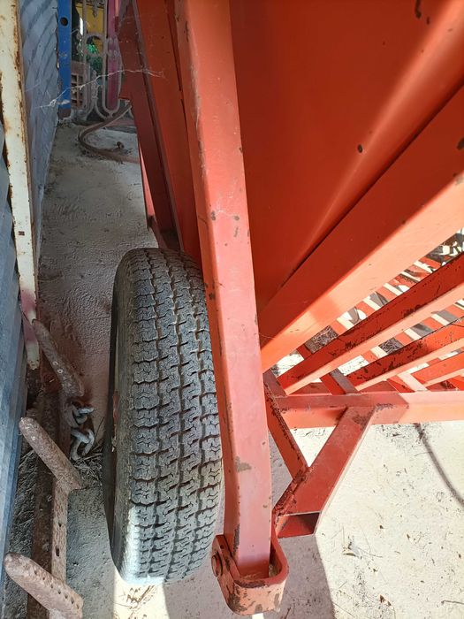 Carrinho de Fardos e Apara Frutos