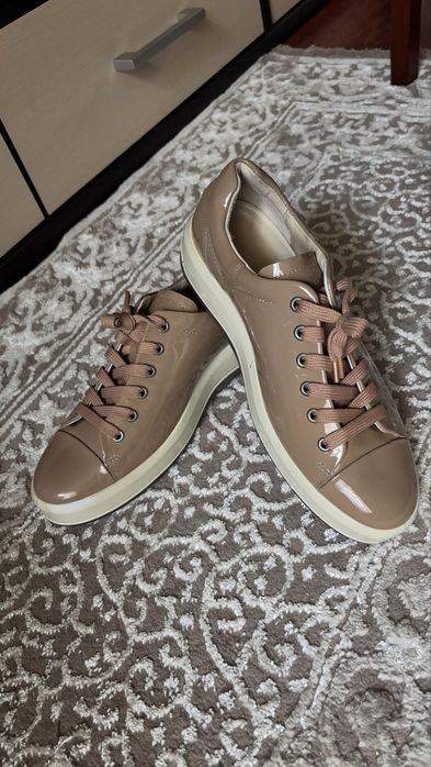 Кроссовки снікерси лак Ecco 39