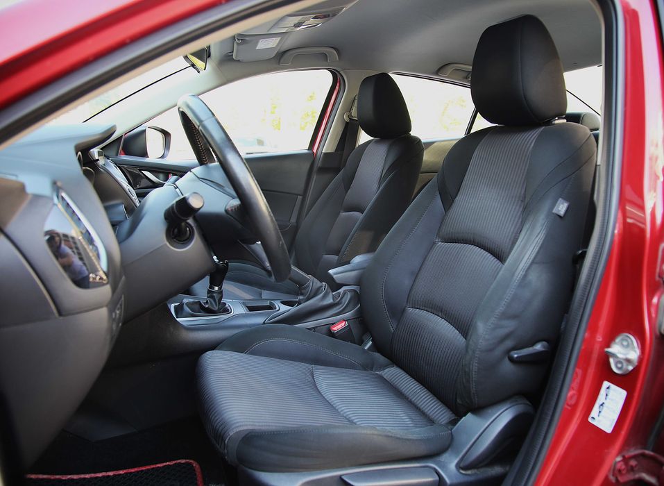 продам автомобіль Mazda 3
