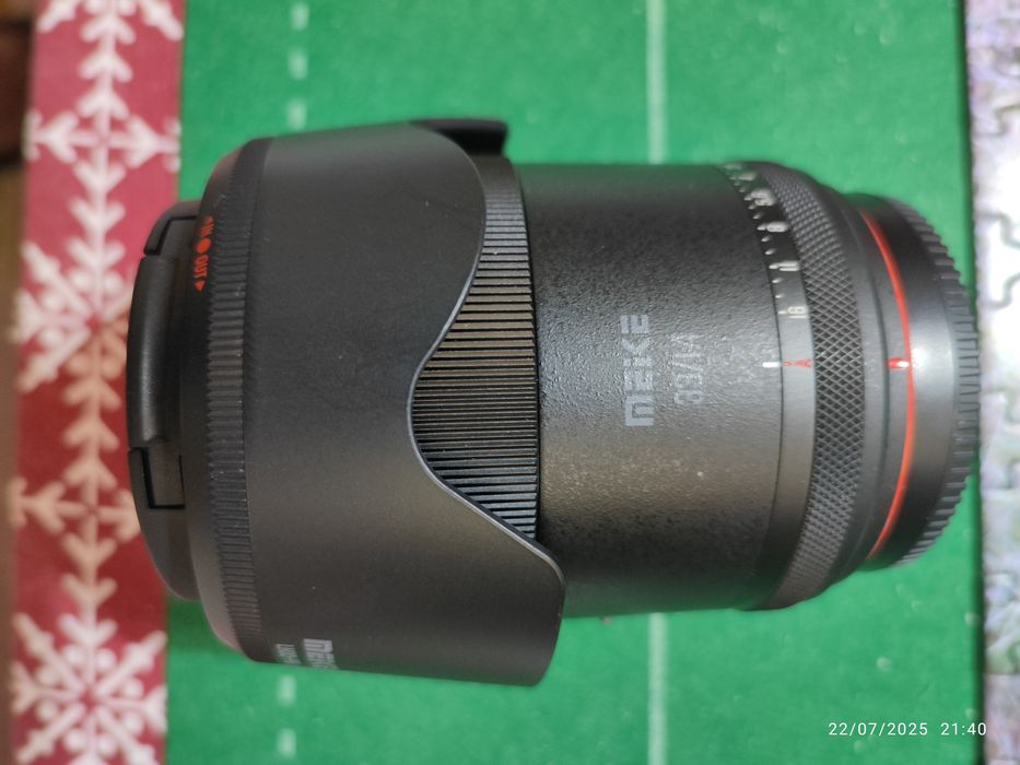 Lente MEKE, 33mm APS-C F/1.4. Multi Coated