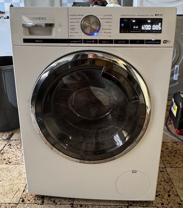 Máquina de Lavar Roupa SIEMENS IQ700  WM16XKH2ES (10 kg - 1600 rpm - Branco)