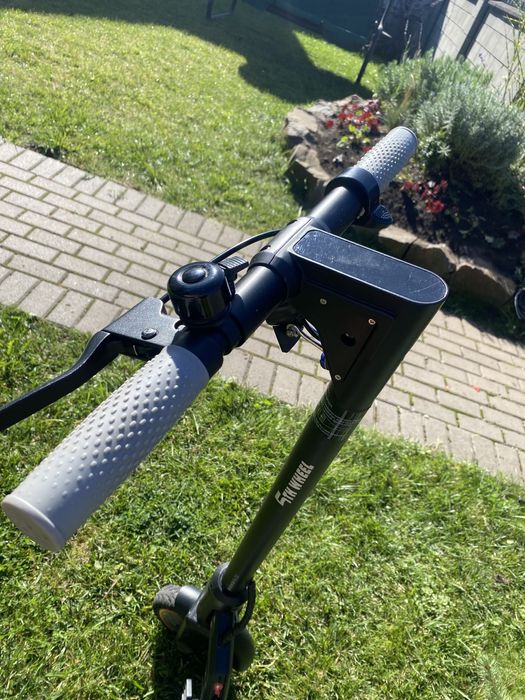 Електросамокат 5TH WHEEL Electric Scooter M2