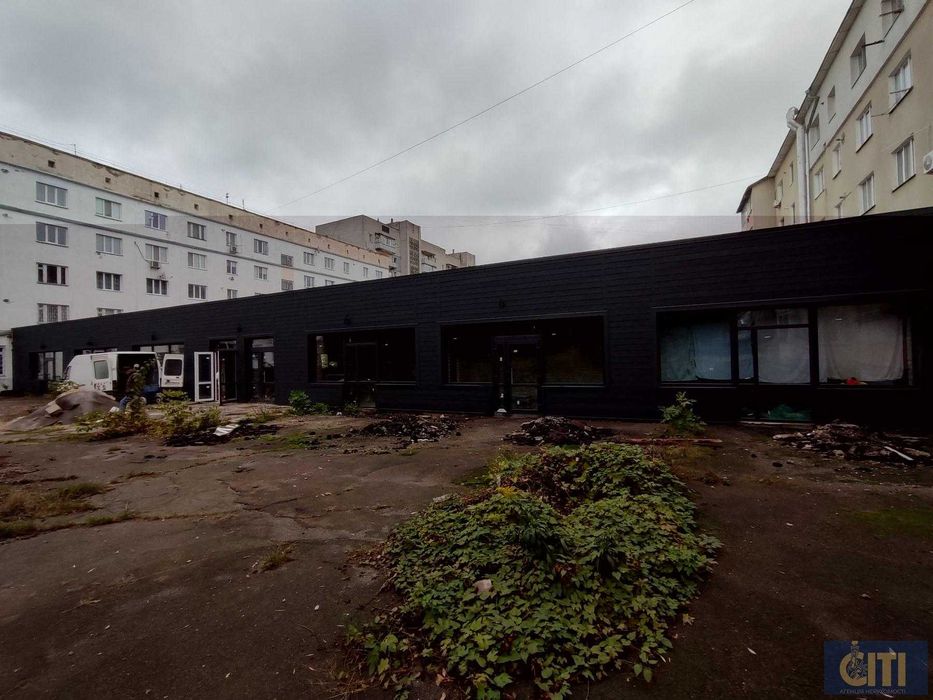 №:20410 - Фасадна окремо розташована будівля 710 кв.м. на Польовій