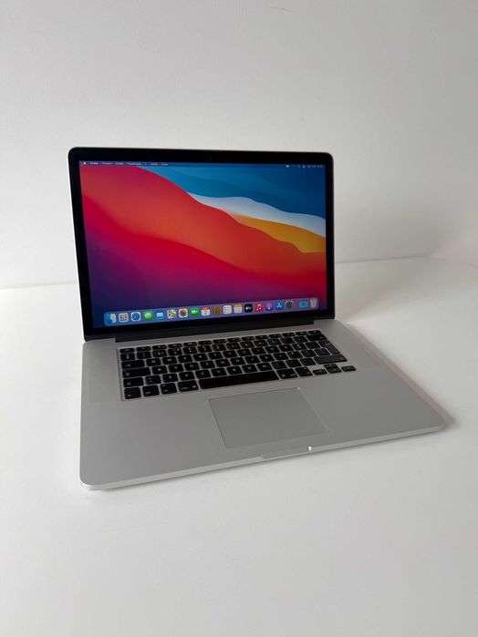 MacBook Pro Retina 15" Late 2013 i7 2.3GHz 16GB NVIDIA + Carregador + Mala