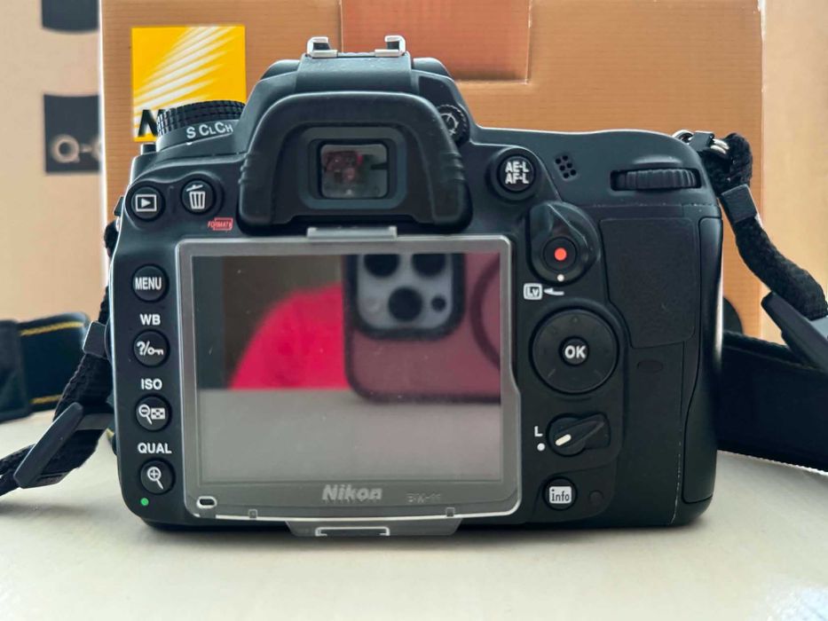 Nikon D7000 + AF-S DX 16-85 mm VR + SB-910 – kompletny zestaw, stan bardzo dobry