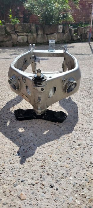 продам цілу раму Kawasaki ZX6R з документами