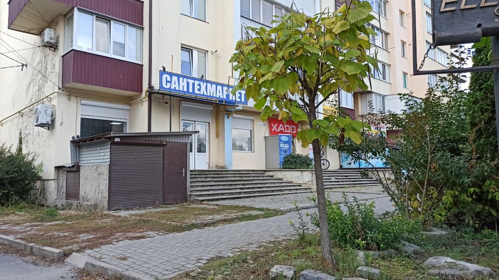 Здається приміщення . Черемушки.