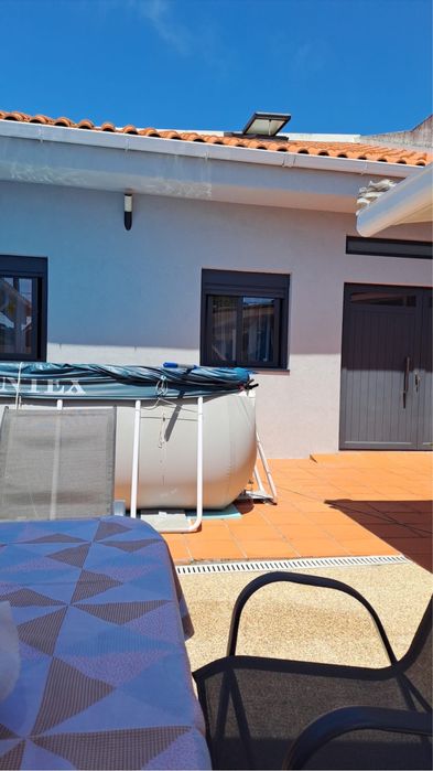 Piscina em Lona com estrutura em metal 4mx2mx1m