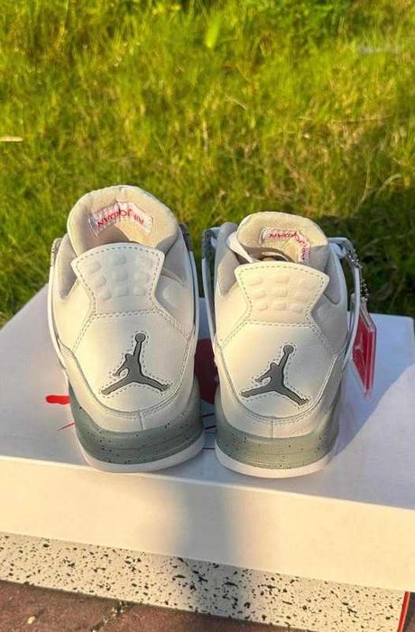Jordan_4_Retro_White_Oreo R.38.5