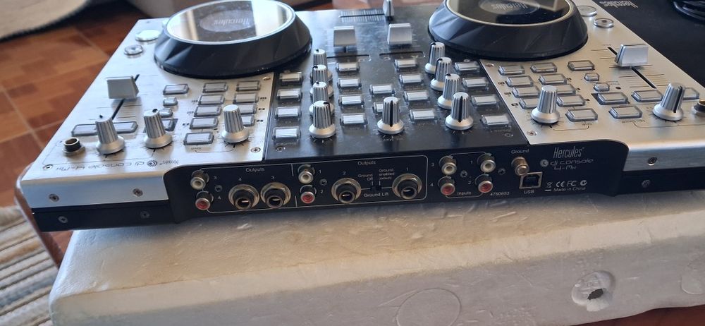 Mesa de Mistura DJ MIX 4 Console