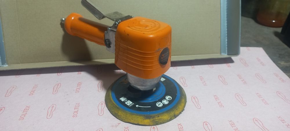 Пневмошліфмашинка