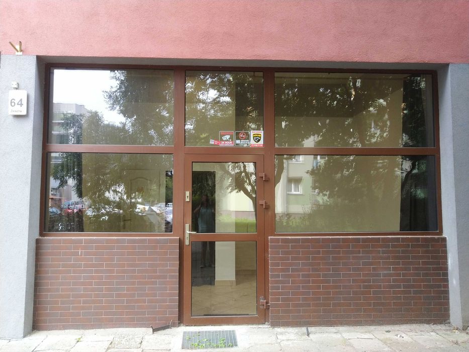 Do wynajęcia lokal z centralnym ogrzewaniem przy Żelaznej 64