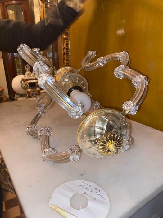 Dois candeeiros em cristal, um de teto e outro aplique de parede