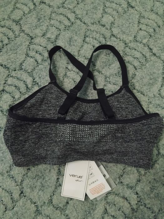 Спортивный афигенного качества топ