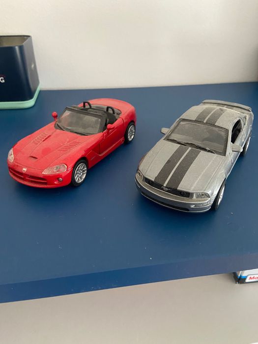 Carrinhos de coleção/ brincar