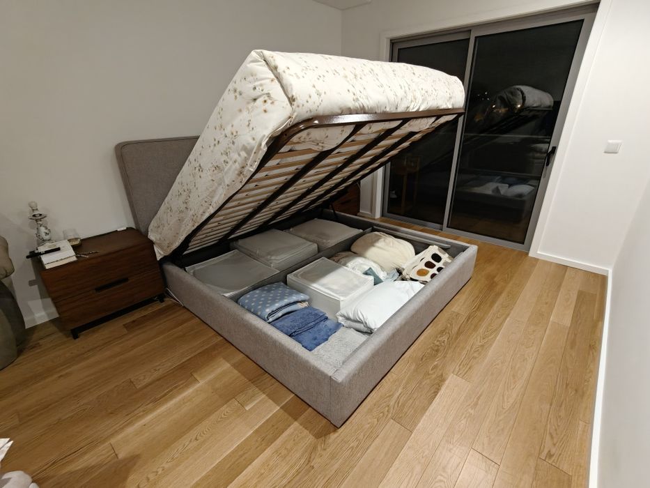 Cama de Casal com Arrumação (180x200cm)