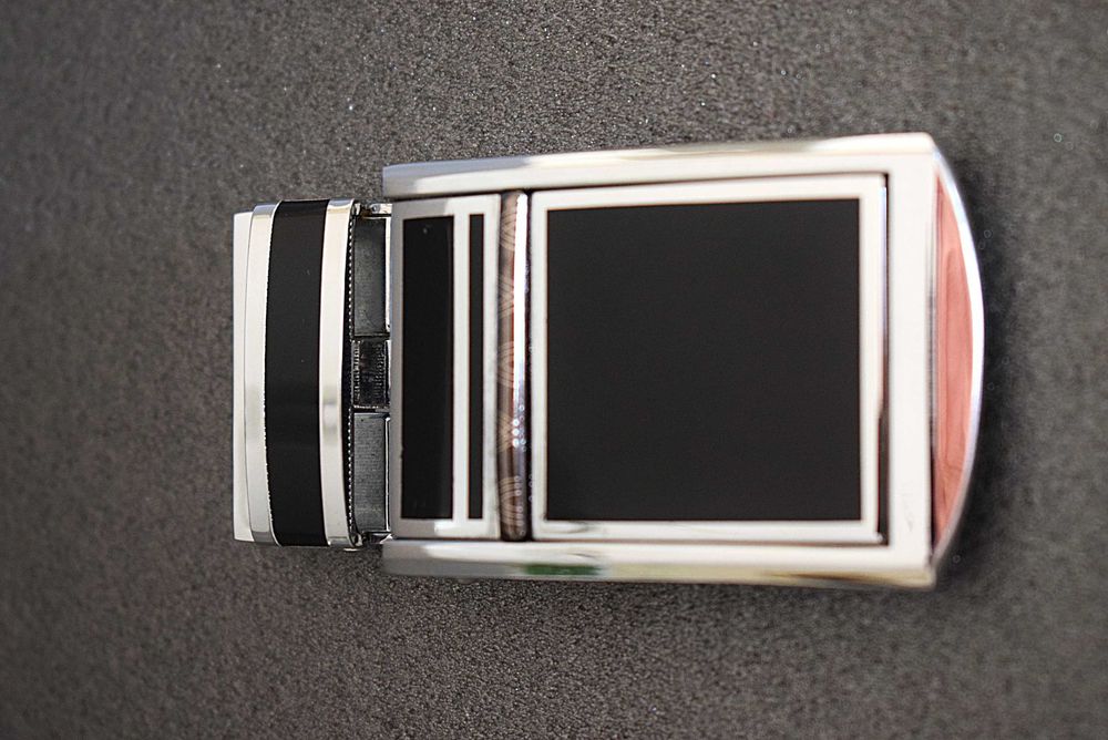 Ekskluzywna klamra do paska , srebrna z dodatkiem czerni