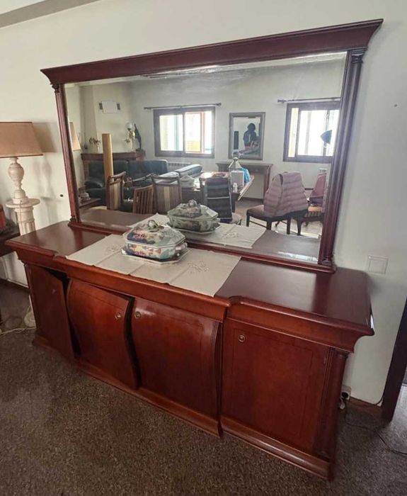 Aparador com espelho em cerejeira