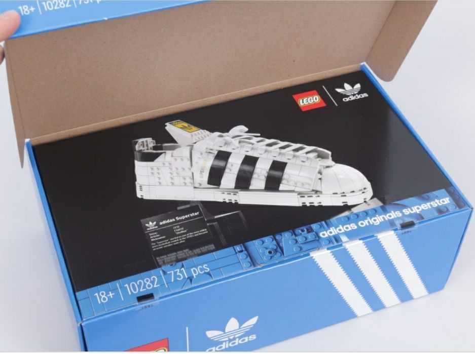 LEGO 10282  Adidas Originals Superstar