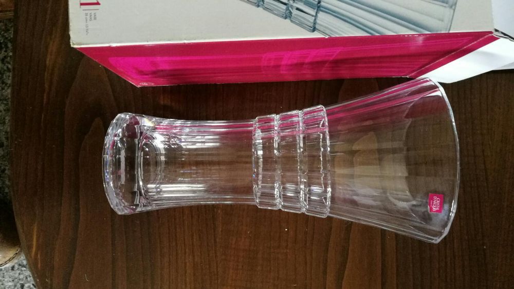 Jarra grande em cristal.