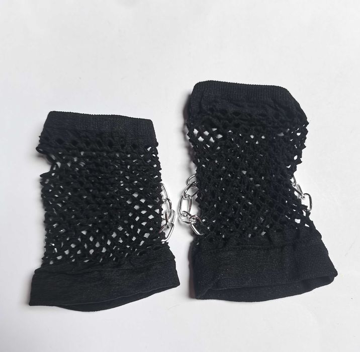 Krótkie rękawiczki bez palców, z siateczki z łańcuszkiem (gothic punk)