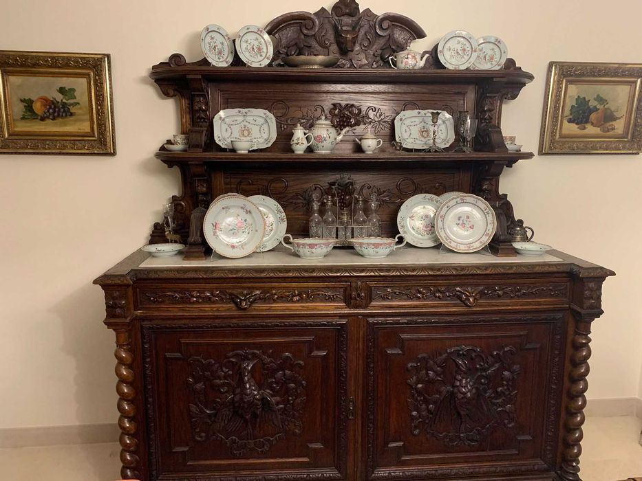 Conjunto de Sala de Jantar em Estilo Pavilhão de Caça – Antigo e Raro