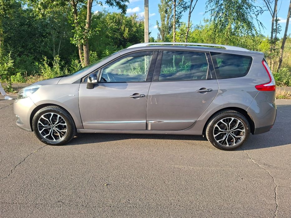 Renault Grand Scenic 2015 • 1.5 dCi • EDC • Bose • Lane Assist