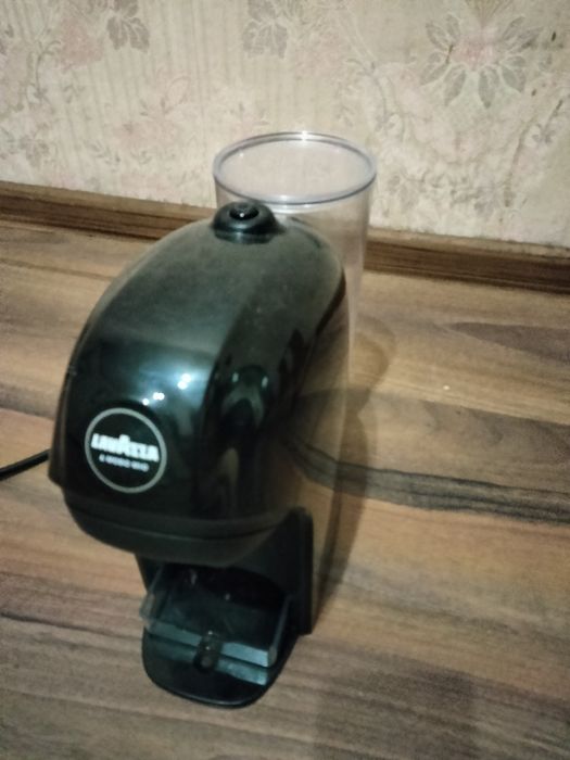 Кавоварка капсульна "лаваца"  A  LM 800