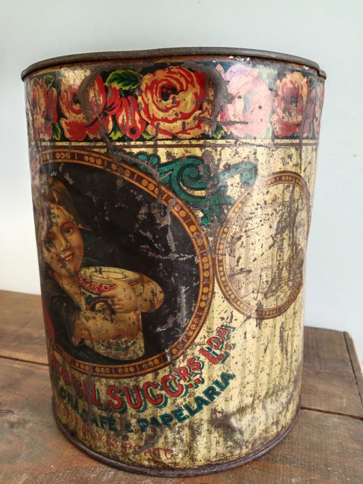 Lata Armazém de Chá, Café e Papelaria 
Oliveira & Gil, Succ.rs - Porto