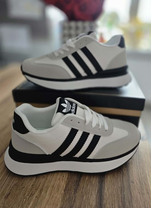 Buty damskie 
36-41
Dwa kolory 
Wysyłka pobraniowa