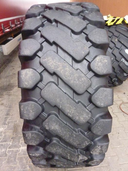 Opona używana przemysłowa 23.5-25 TRADWAY 1400zł W2220 REZERWACJA
