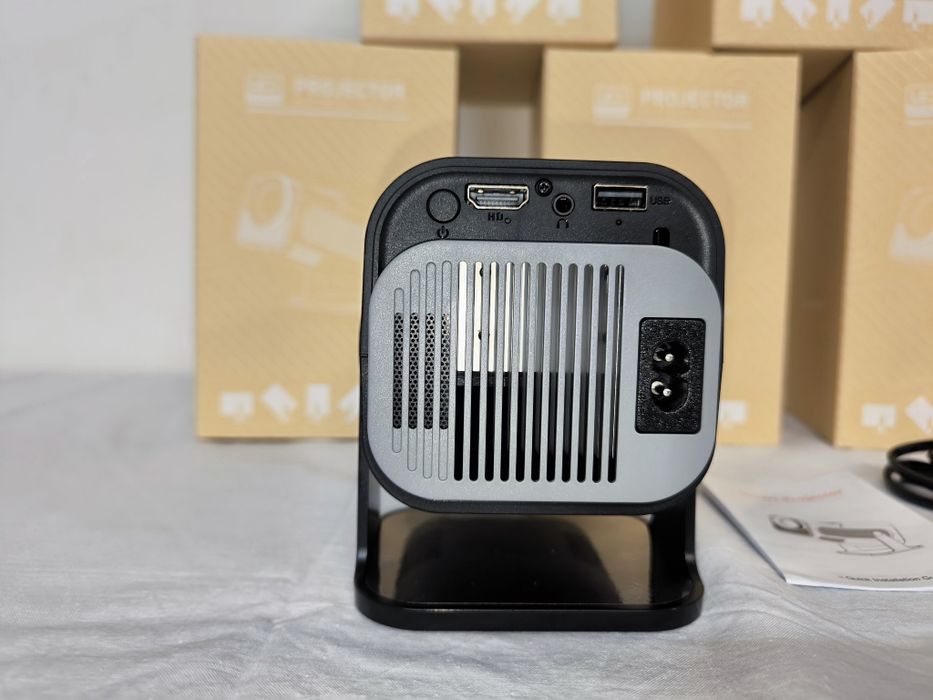 Projetor HY320Pro ANDROID 11 1/GB/8GB 390ANSI 4k WiFi Bluetooth